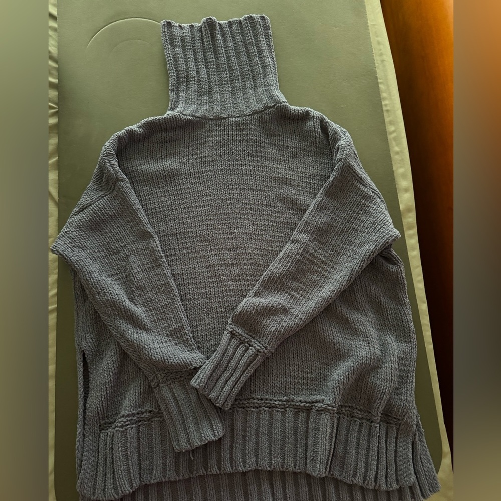 Women’s turtle neck sweater